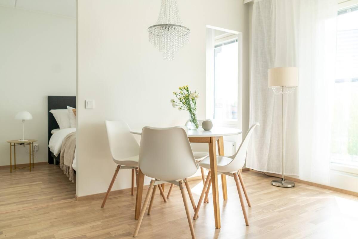 Cozy Apartment Right Next To Metro Station Espoo Bagian luar foto